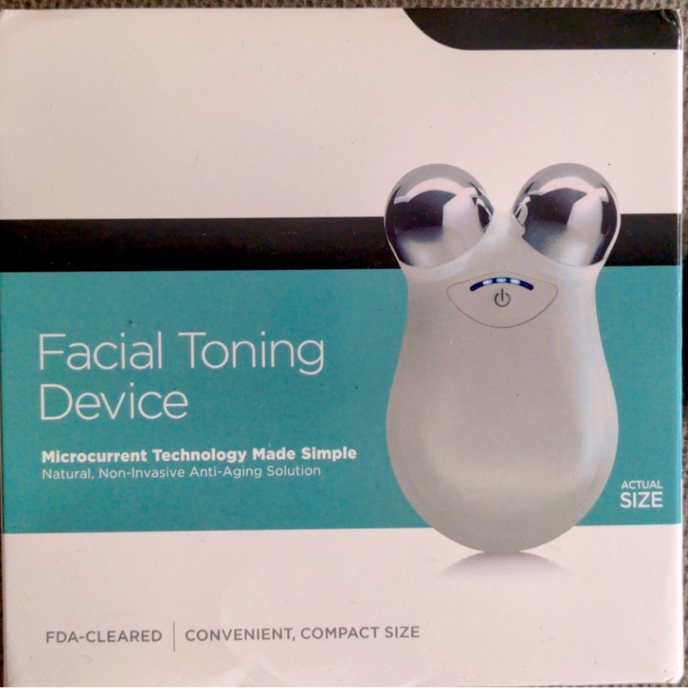 - Microcurrent facial toning device with conductive gel- almost NEW